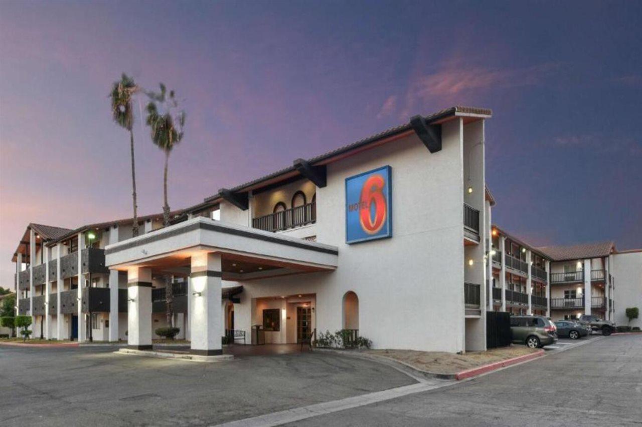 Motel 6 Ontario Ca Convention Center Airport Zewnętrze zdjęcie